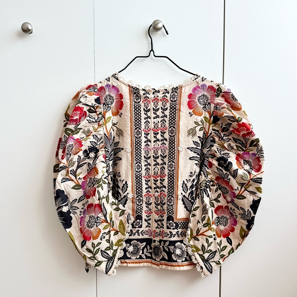 FARM Rio Cream romantic garden blouse with Red, Orange, Green & Black Floral Pri - Picture 9 of 14